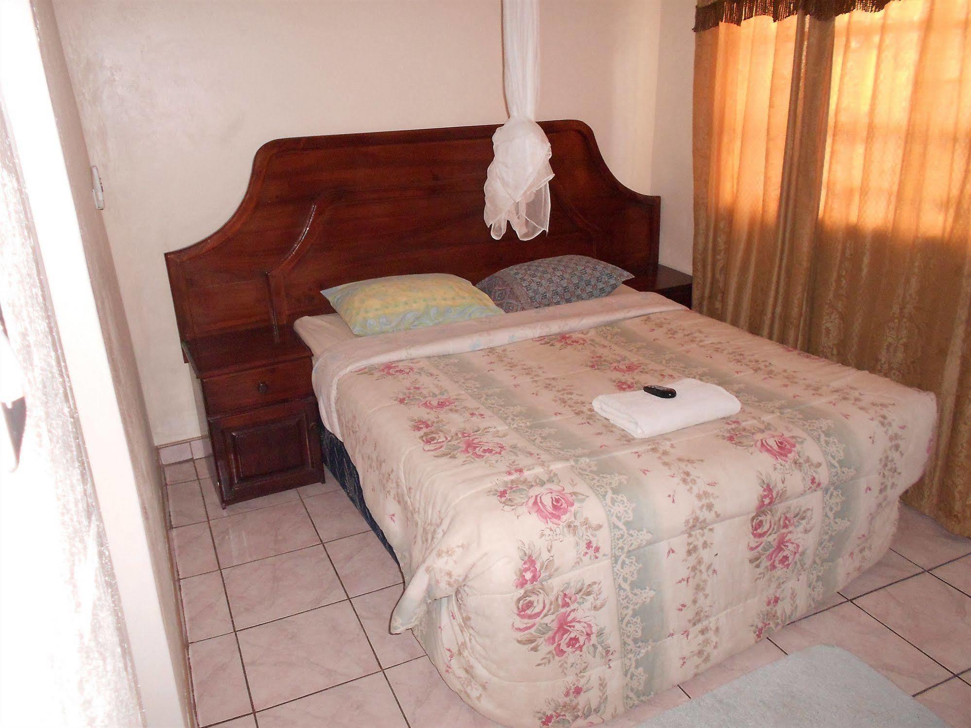 Comfort Corner Guesthouse Livingstone Extérieur photo