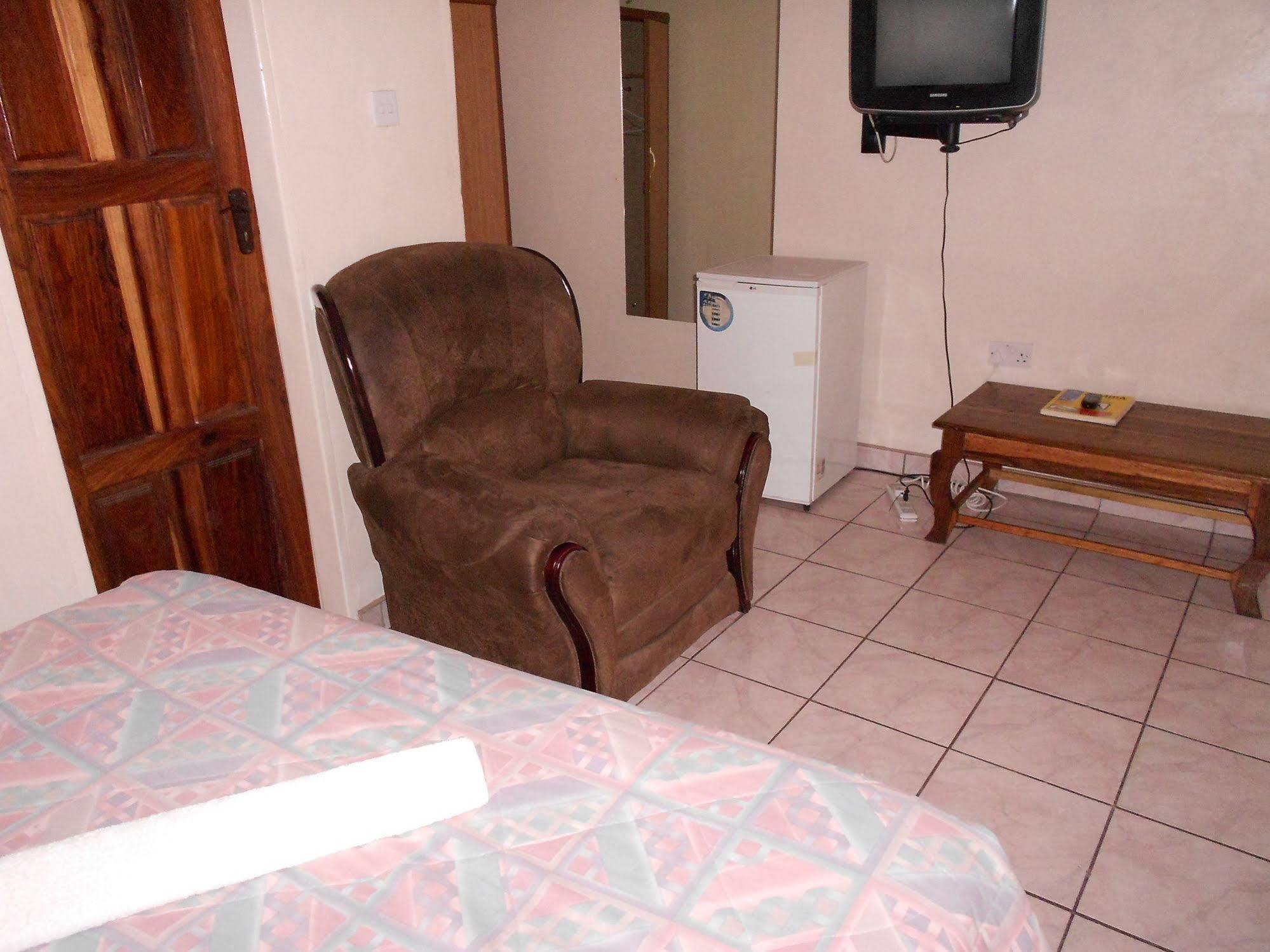 Comfort Corner Guesthouse Livingstone Extérieur photo