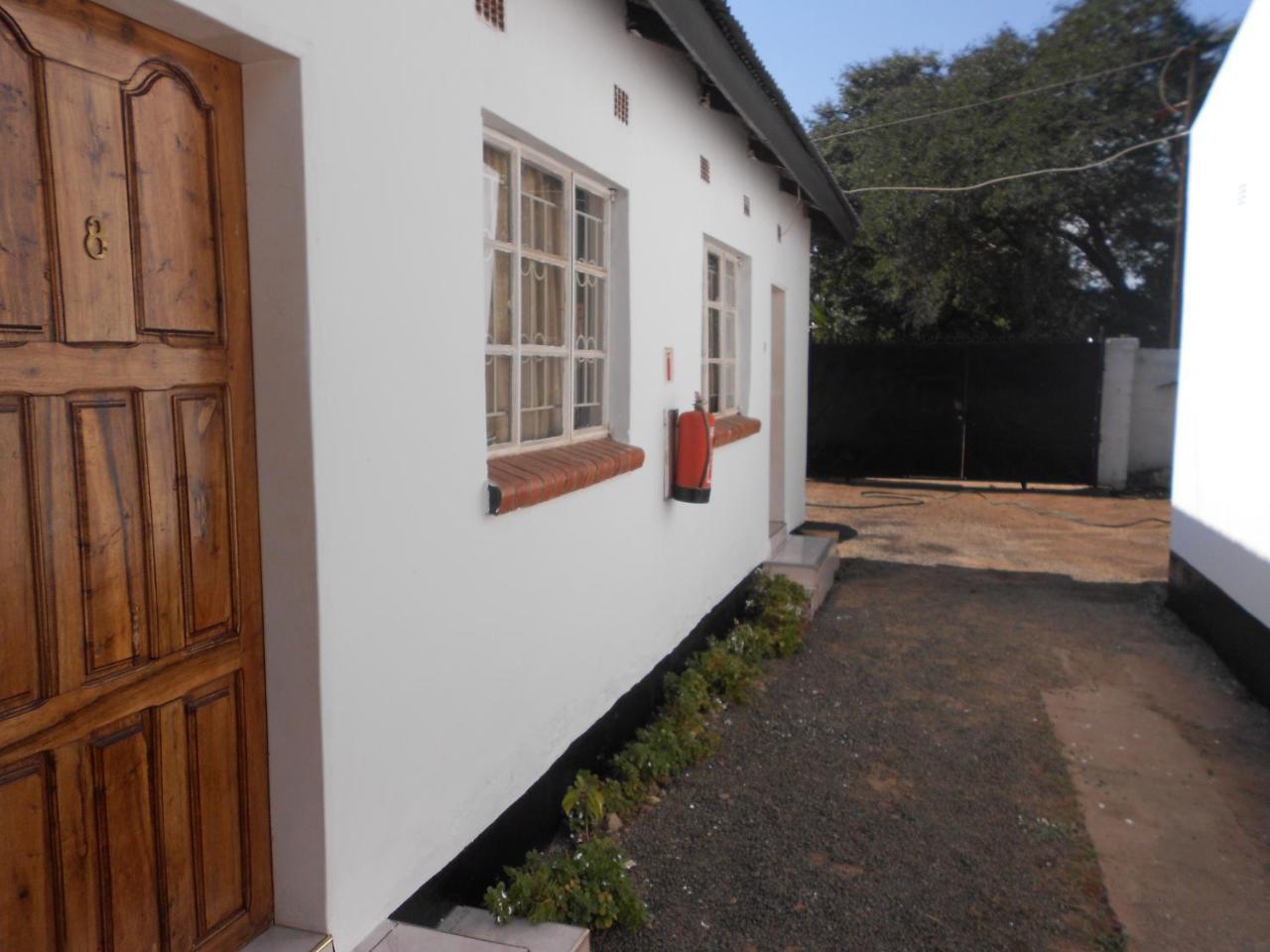 Comfort Corner Guesthouse Livingstone Extérieur photo